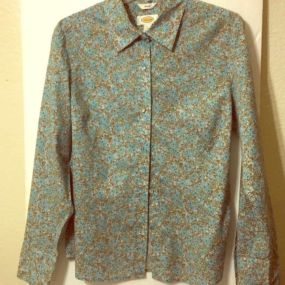 Talbots button up blouse, w / beautiful buttons.